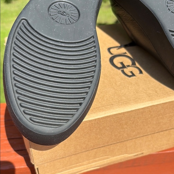 UGG Black Leather Low Top Sneakers for Everyday Comfort-NWB-Never Worn - Picture 4 of 13